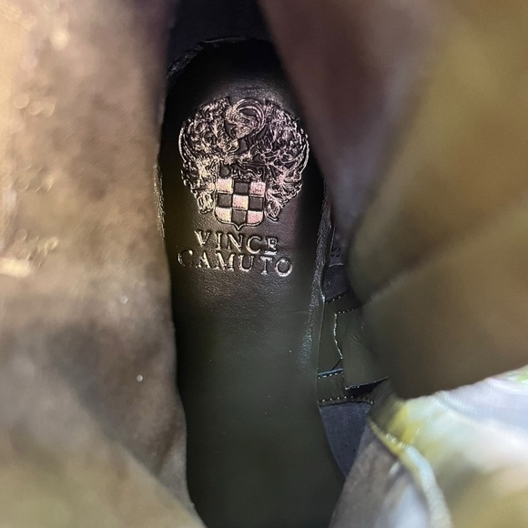 🌻NEW Vince Camuto Army Green Suede Chelsea Boot with Platform Sole Size 7.5 - Picture 10 of 12